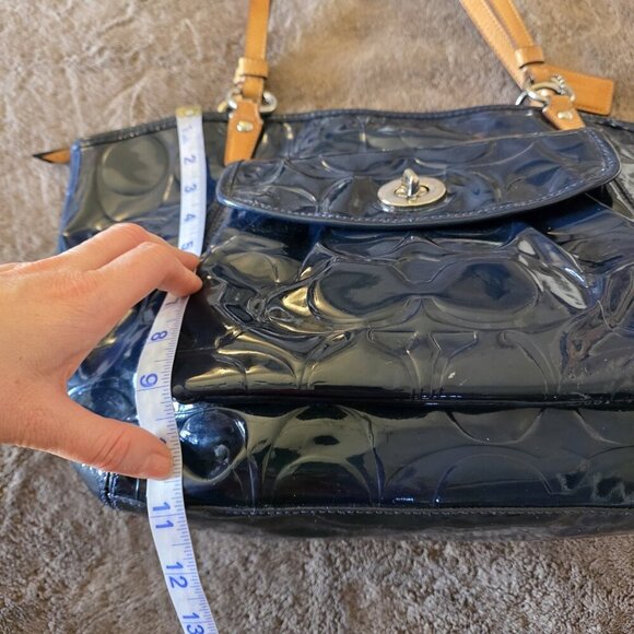 Coach Leah Embossed Patent Leather Tote Bag Navy Blue Tan Trim Turnlock Shoulder - Picture 16 of 16